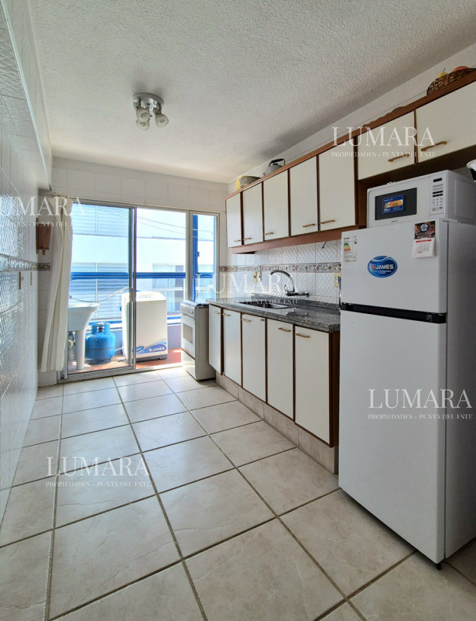 Apartamento ID.3156 - Oportunidad 3 dormitorios + servicio y gran terraza con parrillero propio en Playa Brava Punta del Este 