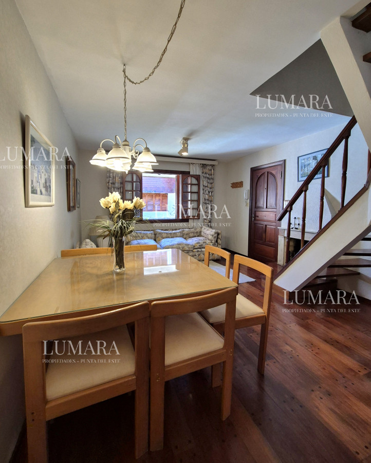 Apartamento ID.2323 - Oportunidad venta casa 2 dormitorios Playa Mansa cochera y parrillero