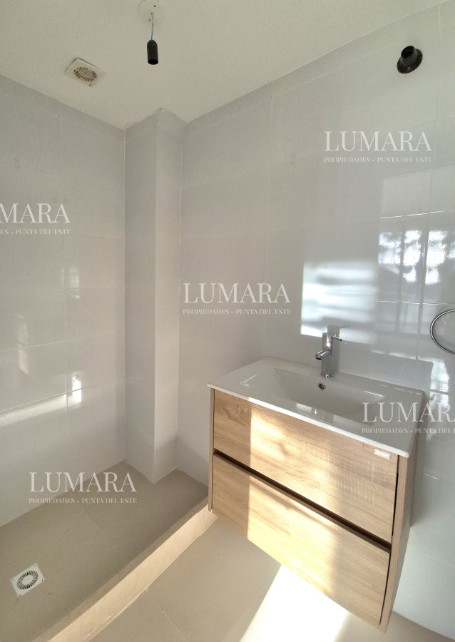 Apartamento ID.487 - Alquiler anual apartamento 2 dormitorios con parrillero a estrenar 200mts del mar Playa Mansa