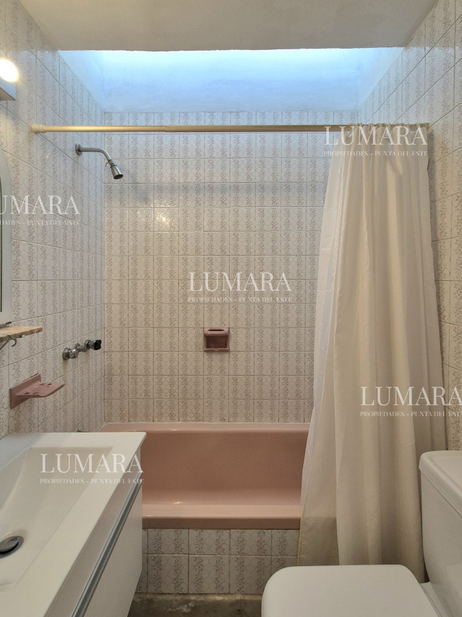 Apartamento ID.2323 - Oportunidad venta casa 2 dormitorios Playa Mansa cochera y parrillero