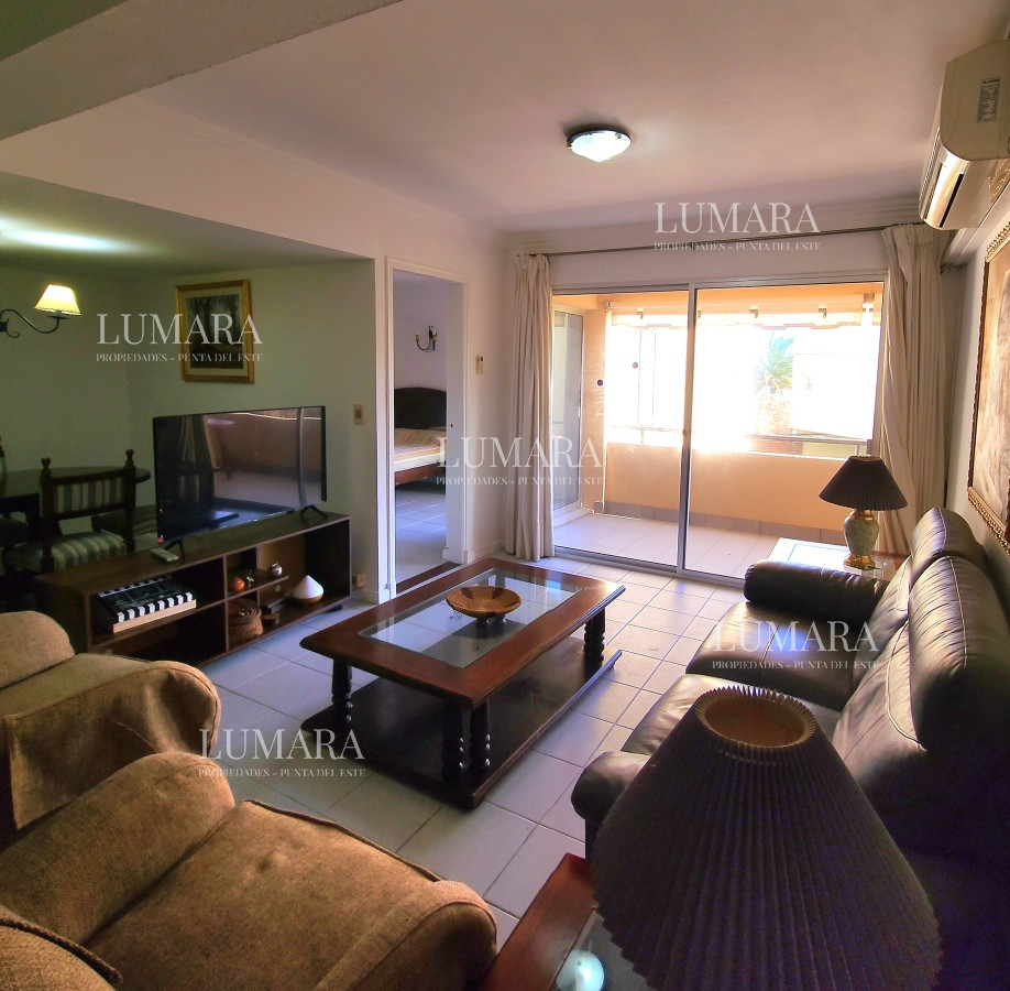 Apartamento ID.942 - Apartamento 3 dormitorios primera linea frente al mar Playa Mansa Pinares con piscina y cochera