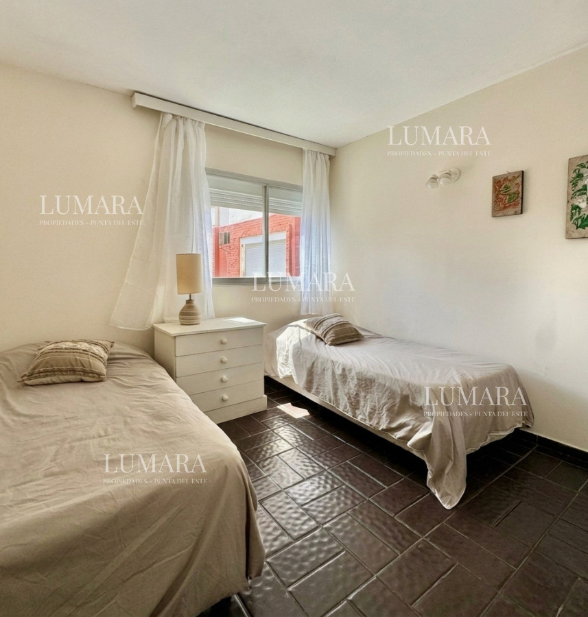 Apartamento ID.3136 - Oportunidad 2 dormitorios con terraza primera línea Playa Mansa 