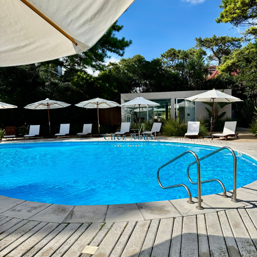 Apartamento ID.827 - Apartamento moderno 1  dormitorio a estrenar con terraza cochera y piscina en Playa Mansa 