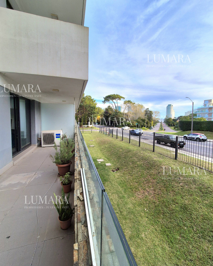 Apartamento ID.1344 - Oportunidad Apartamento 2 dormitorios moderno gran terraza cochera piscina Playa Mansa Punta del Este