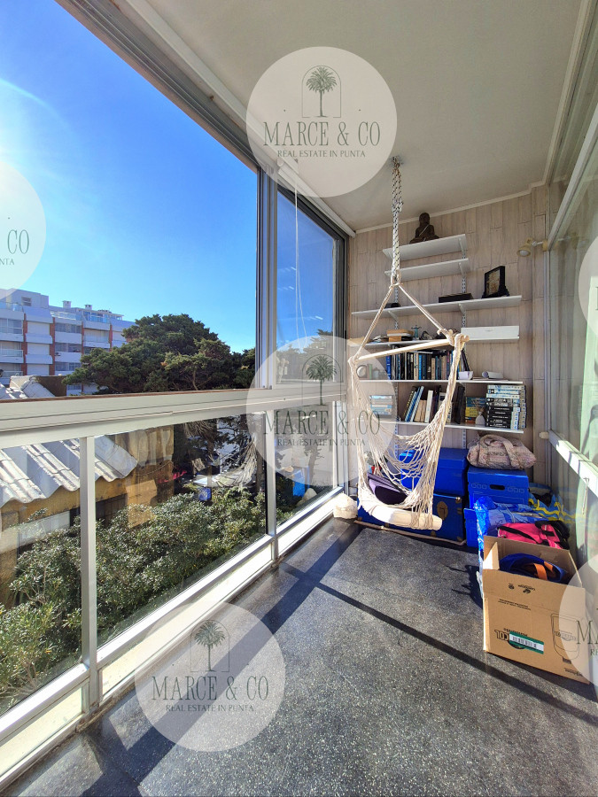 Apartamento ID.2155 - Apartamento 1 dormitorio en venta con vista al Mar edificio primera línea Playa Mansa Punta del Este