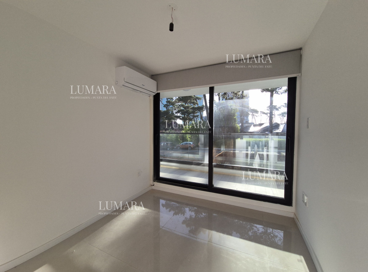 Apartamento ID.487 - Alquiler anual apartamento 2 dormitorios con parrillero a estrenar 200mts del mar Playa Mansa
