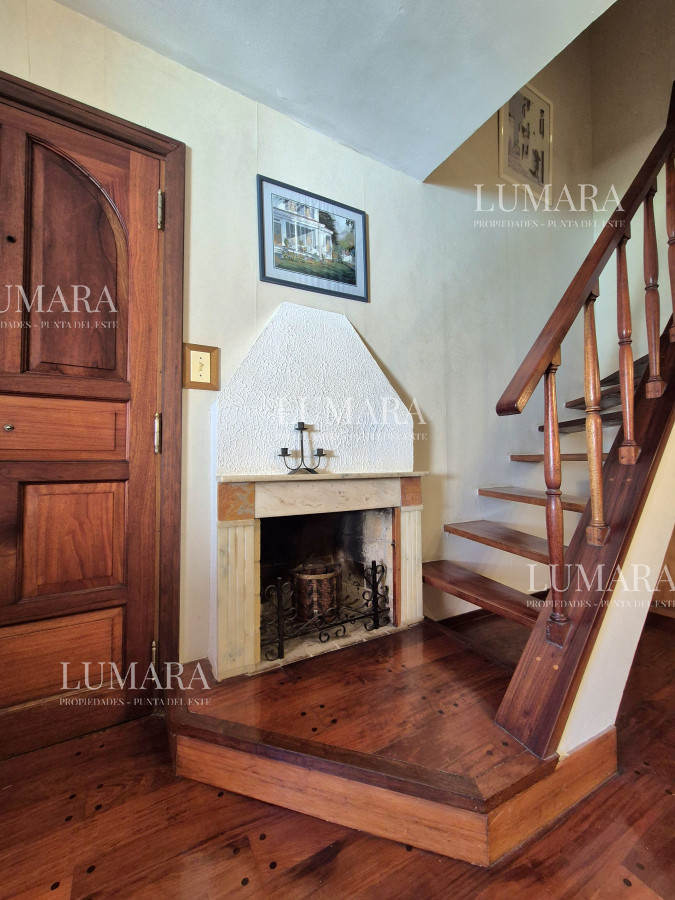 Apartamento ID.2323 - Oportunidad venta casa 2 dormitorios Playa Mansa cochera y parrillero