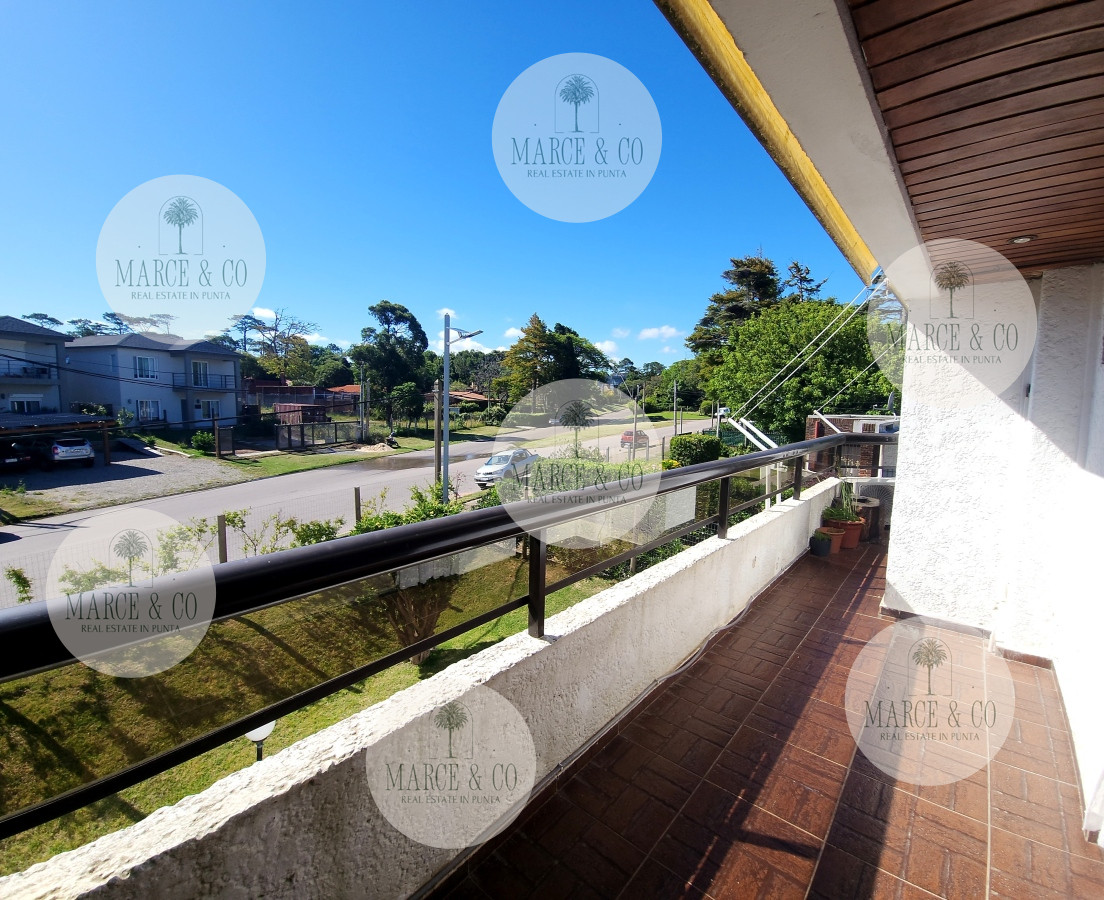 Apartamento ID.2207 - Oportunidad Apartamento 2 dormitorios parrillero estufa a leña cochera bajos gastos Playa Mansa