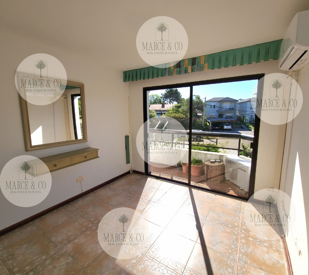 Apartamento ID.2207 - Oportunidad Apartamento 2 dormitorios parrillero estufa a leña cochera bajos gastos Playa Mansa