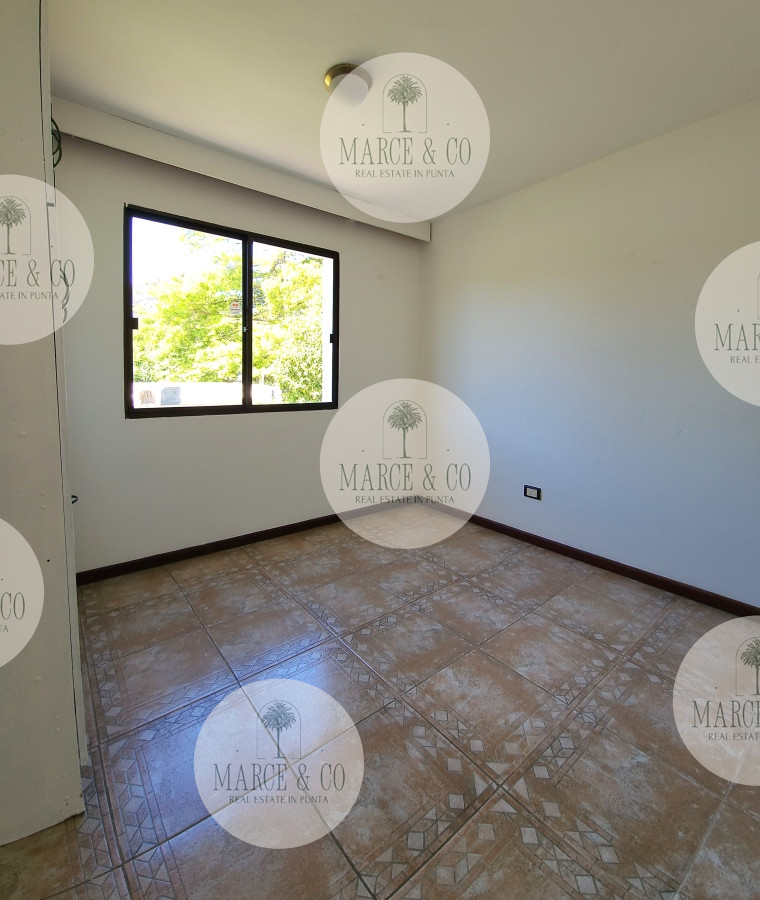 Apartamento ID.2207 - Oportunidad Apartamento 2 dormitorios parrillero estufa a leña cochera bajos gastos Playa Mansa