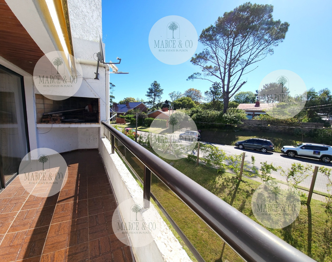Apartamento ID.2207 - Oportunidad Apartamento 2 dormitorios parrillero estufa a leña cochera bajos gastos Playa Mansa