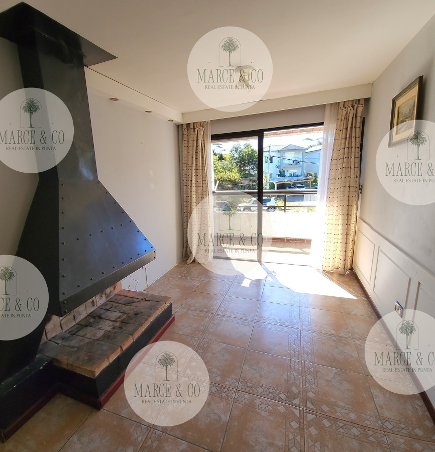 Apartamento ID.2207 - Oportunidad Apartamento 2 dormitorios parrillero estufa a leña cochera bajos gastos Playa Mansa