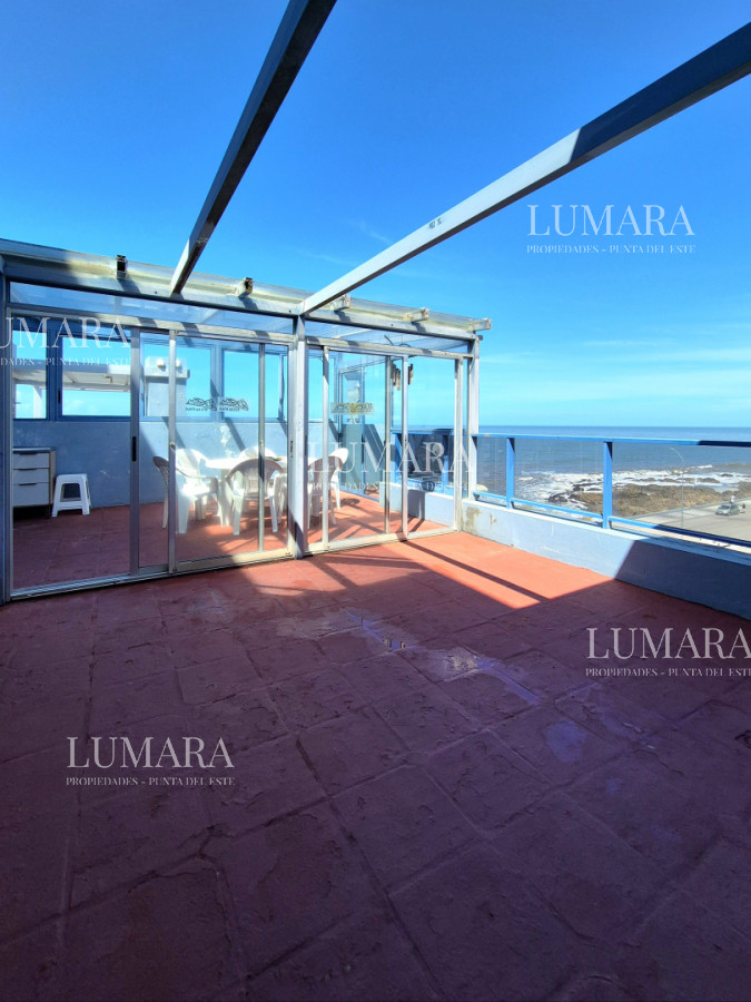 Apartamento ID.3156 - Oportunidad 3 dormitorios + servicio y gran terraza con parrillero propio en Playa Brava Punta del Este 