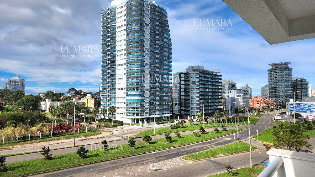Apartamento ID.1145 - Oportunidad en zona Conrad a sólo 200mts del mar en parada 4 de Playa Mansa Punta del Este