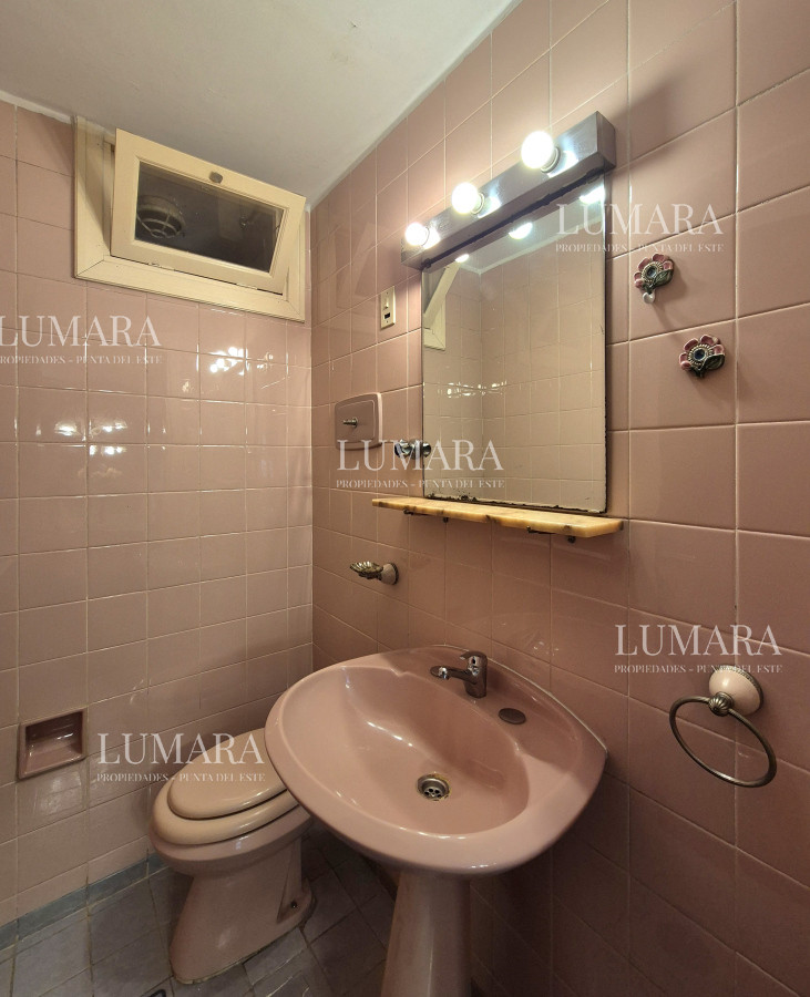 Apartamento ID.2323 - Oportunidad venta casa 2 dormitorios Playa Mansa cochera y parrillero