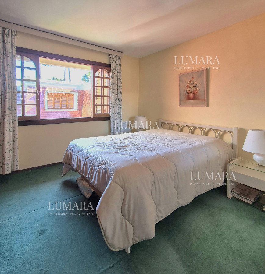 Apartamento ID.2323 - Oportunidad venta casa 2 dormitorios Playa Mansa cochera y parrillero