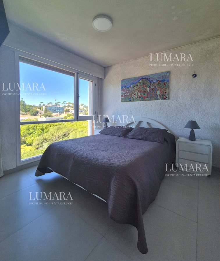 Apartamento ID.3137 - Oportunidad de 2 dormitorios con vista al mar y balcón Primera línea Playa Mansa 