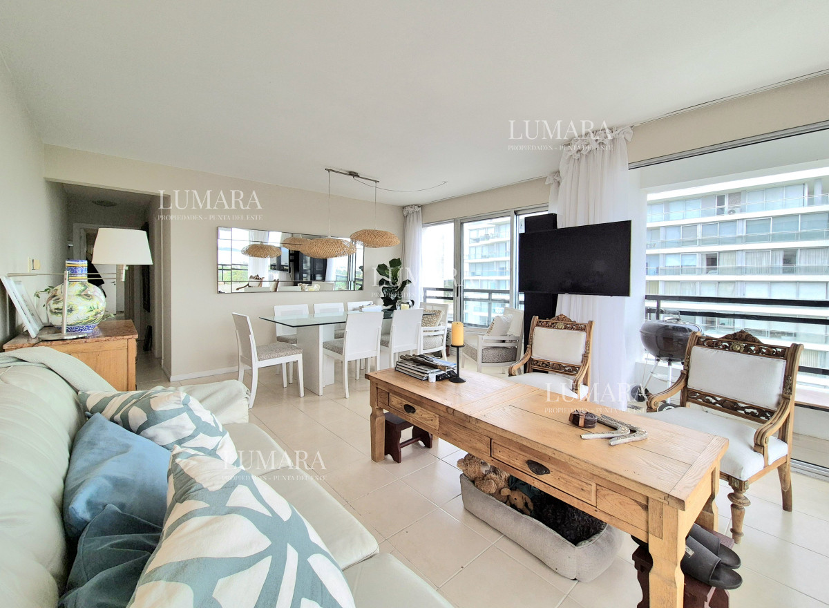 Apartamento ID.1346 - Oportunidad apartamento moderno piso alto 3 dormitorios 2 baños terraza con vista al mar garage venta Punta del Este Jardines del Country