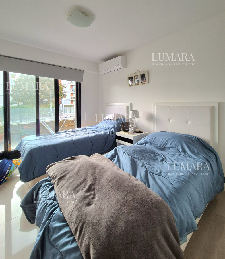 Apartamento ID.1344 - Oportunidad Apartamento 2 dormitorios moderno gran terraza cochera piscina Playa Mansa Punta del Este