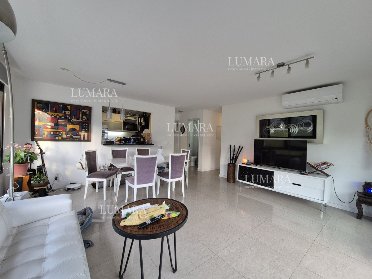 Apartamento ID.1344 - Oportunidad Apartamento 2 dormitorios moderno gran terraza cochera piscina Playa Mansa Punta del Este