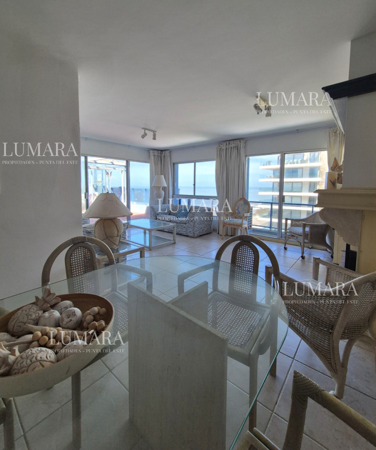 Apartamento ID.3156 - Oportunidad 3 dormitorios + servicio y gran terraza con parrillero propio en Playa Brava Punta del Este 