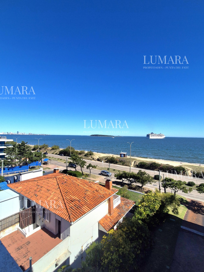 Apartamento ID.3137 - Oportunidad de 2 dormitorios con vista al mar y balcón Primera línea Playa Mansa 