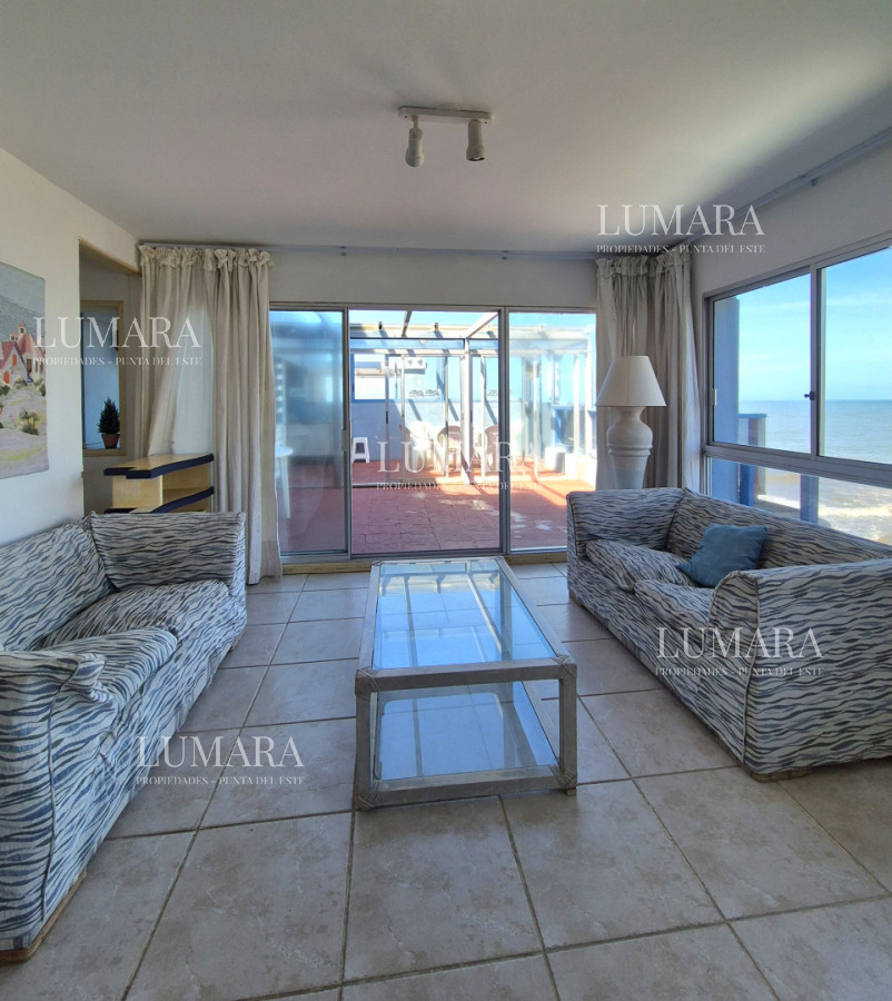 Apartamento ID.3156 - Oportunidad 3 dormitorios + servicio y gran terraza con parrillero propio en Playa Brava Punta del Este 