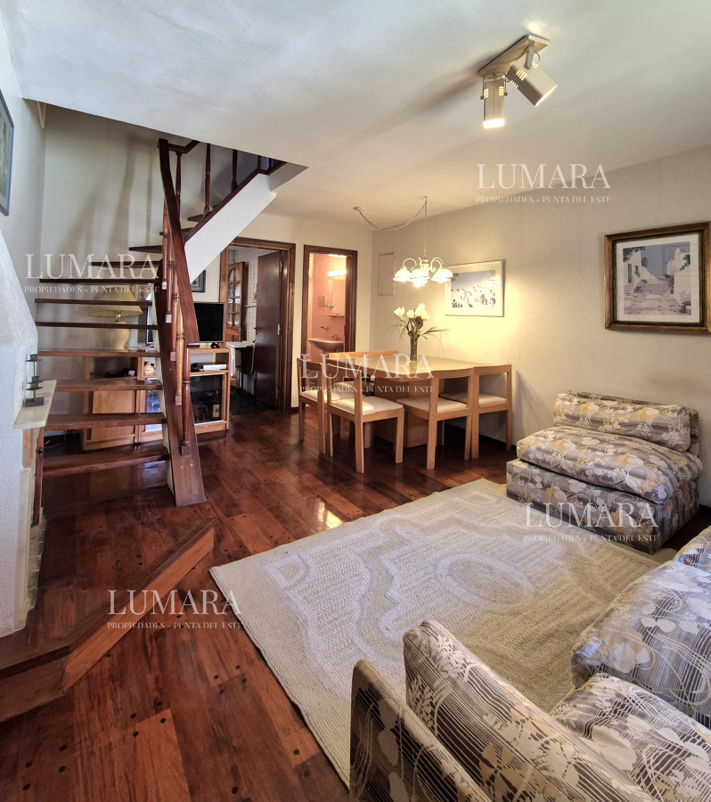 Apartamento ID.2323 - Oportunidad venta casa 2 dormitorios Playa Mansa cochera y parrillero