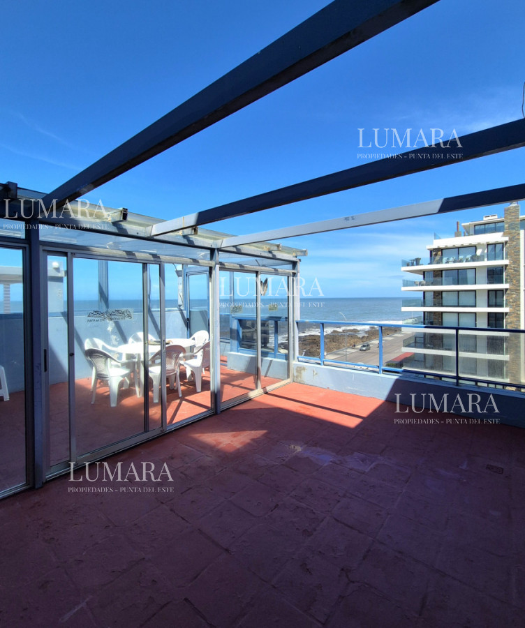 Apartamento ID.3156 - Oportunidad 3 dormitorios + servicio y gran terraza con parrillero propio en Playa Brava Punta del Este 