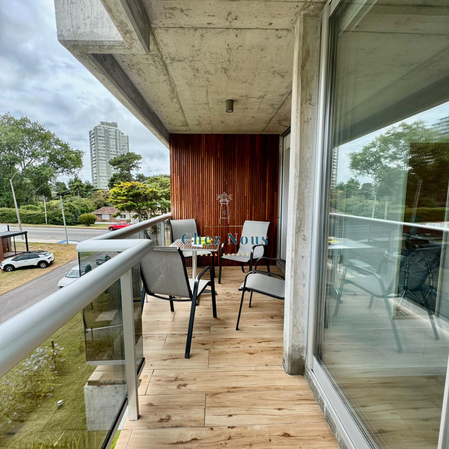Apartamento ID.827 - Apartamento moderno 1  dormitorio a estrenar con terraza cochera y piscina en Playa Mansa 