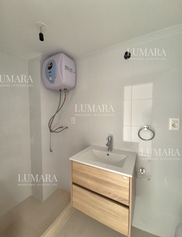 Apartamento ID.487 - Alquiler anual apartamento 2 dormitorios con parrillero a estrenar 200mts del mar Playa Mansa