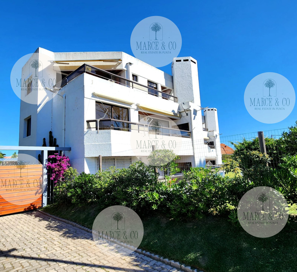 Apartamento ID.2207 - Oportunidad Apartamento 2 dormitorios parrillero estufa a leña cochera bajos gastos Playa Mansa