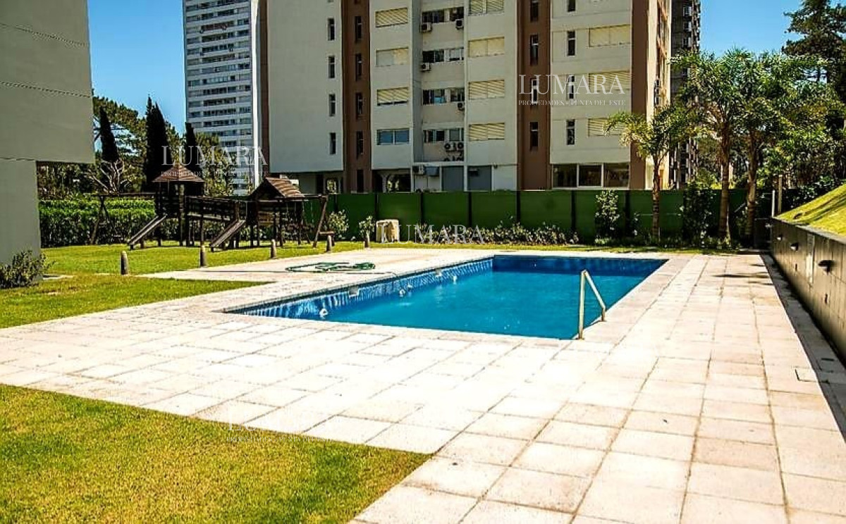 Apartamento ID.1346 - Oportunidad apartamento moderno piso alto 3 dormitorios 2 baños terraza con vista al mar garage venta Punta del Este Jardines del Country