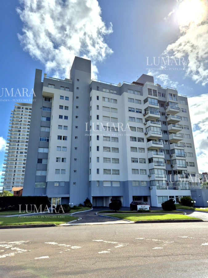 Apartamento ID.1145 - Oportunidad en zona Conrad a sólo 200mts del mar en parada 4 de Playa Mansa Punta del Este