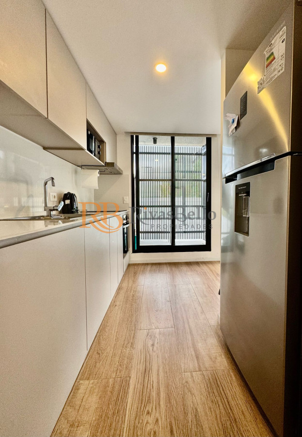 Apartamento ID.9 - Apartamento de 2 dormitorios con parrillero a estrenar primera linea Playa Mansa, Punta del Este 