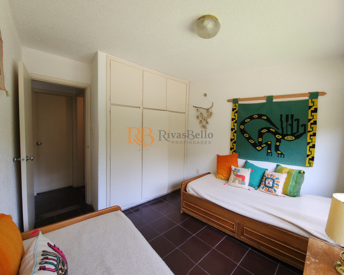 Apartamento ID.16 - Apartamento de 2 dormitorios 2 baños con garage en Playa Mansa