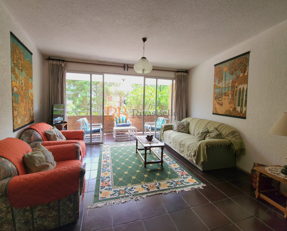 Apartamento ID.16 - Apartamento de 2 dormitorios 2 baños con garage en Playa Mansa