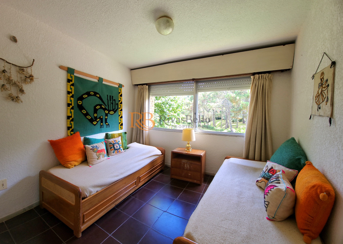 Apartamento ID.16 - Apartamento de 2 dormitorios 2 baños con garage en Playa Mansa