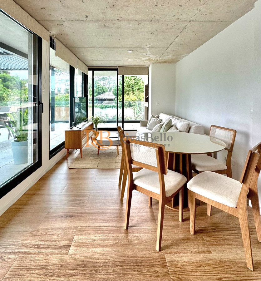 Apartamento ID.9 - Apartamento de 2 dormitorios con parrillero a estrenar primera linea Playa Mansa, Punta del Este 