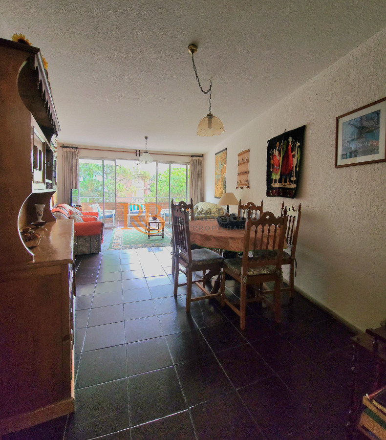 Apartamento ID.16 - Apartamento de 2 dormitorios 2 baños con garage en Playa Mansa