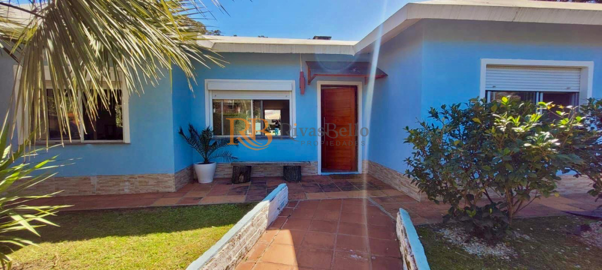 Casa ID.34 - Casa de 3 dormitorios con piscina en Playa Mansa Punta del Este 