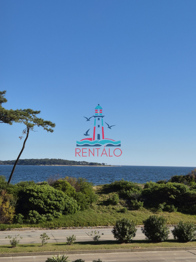 Apartamento ID.358 - Apartamento 1 dormitorio en venta con vista al Mar edificio primera línea Playa Mansa Punta del Este