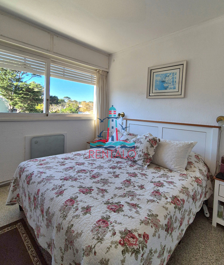 Apartamento ID.358 - Apartamento 1 dormitorio en venta con vista al Mar edificio primera línea Playa Mansa Punta del Este