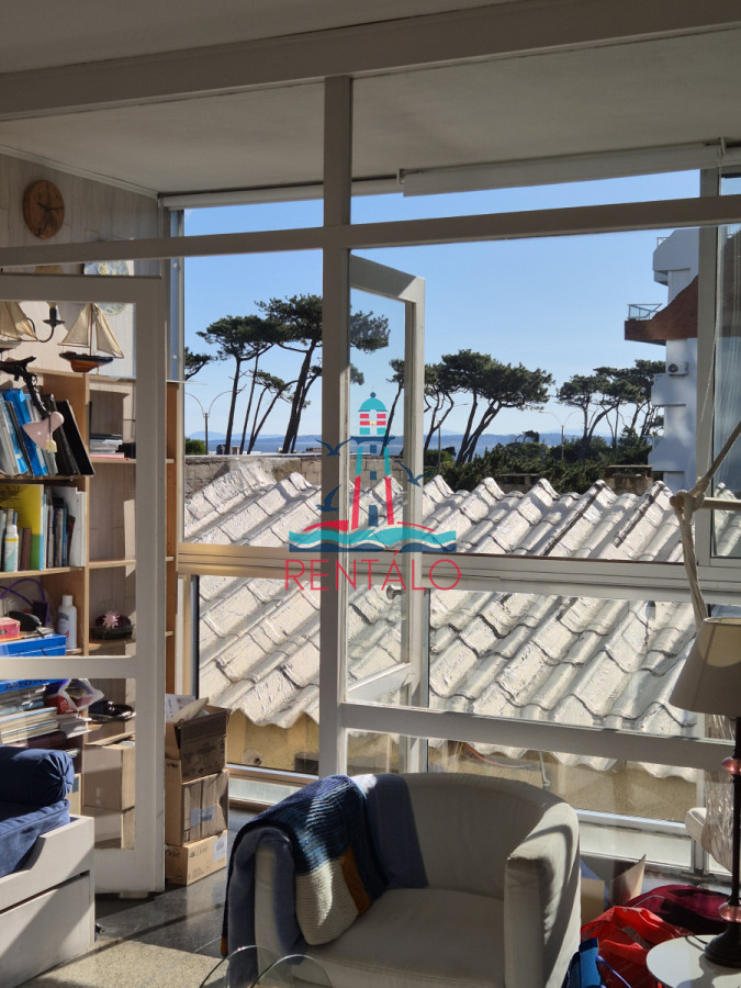 Apartamento ID.358 - Apartamento 1 dormitorio en venta con vista al Mar edificio primera línea Playa Mansa Punta del Este