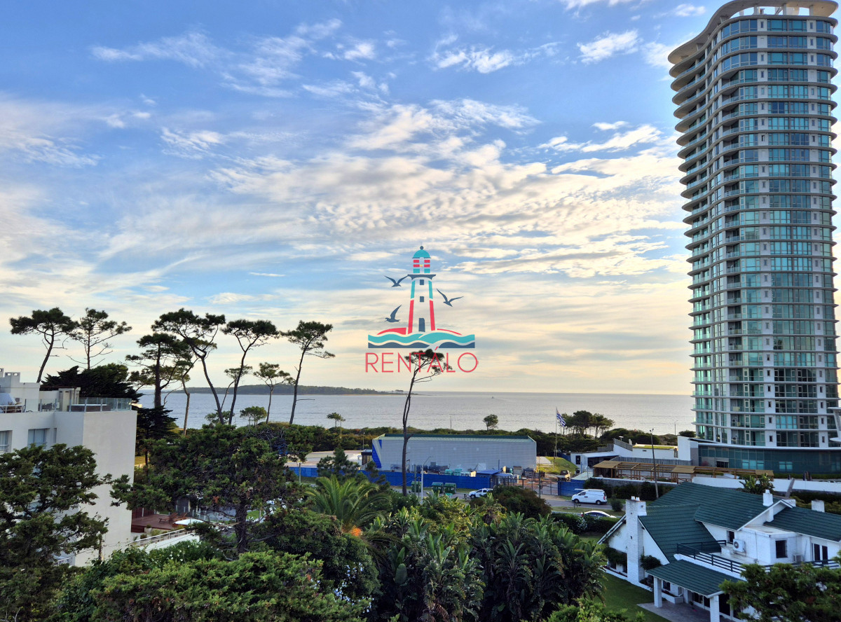 Apartamento ID.82 - Apartamento en venta 3 dormitorios con barbacoa propia con vista parcial al mar Playa Mansa Punta del Este