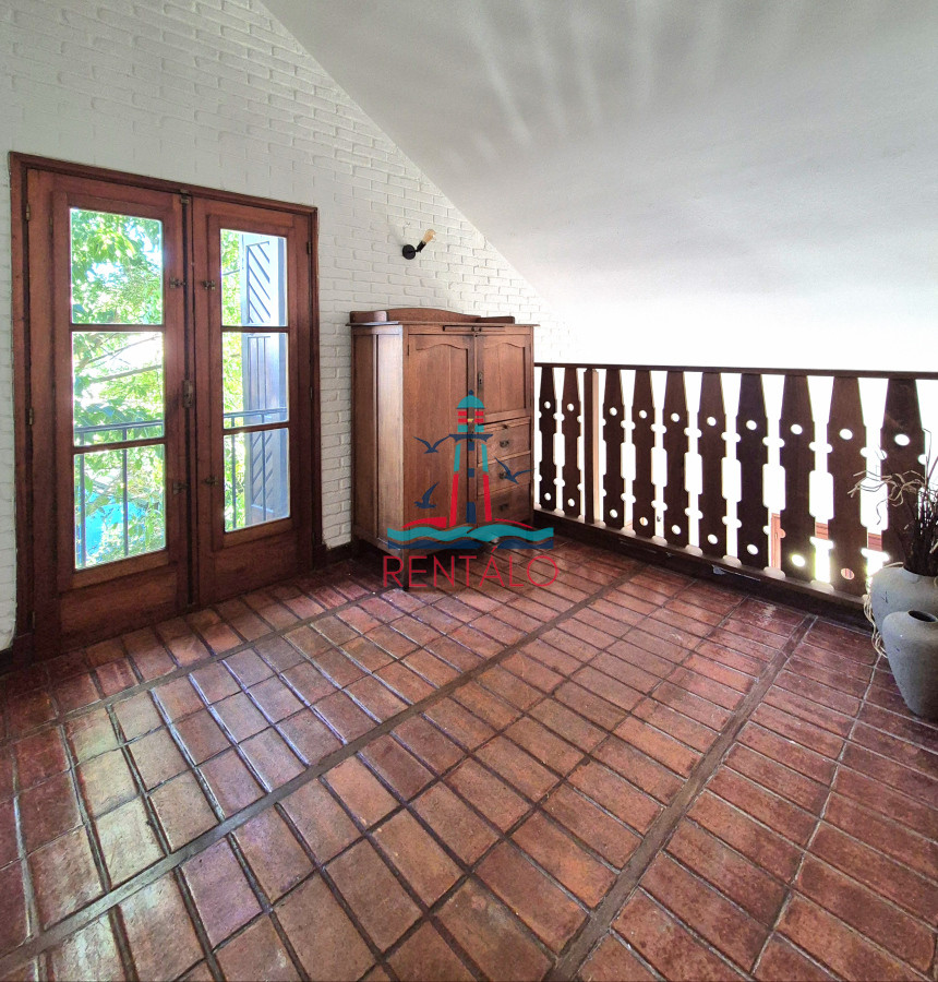 Casa ID.235 - Casa en venta en Punta del Este, 4 dormitorios 