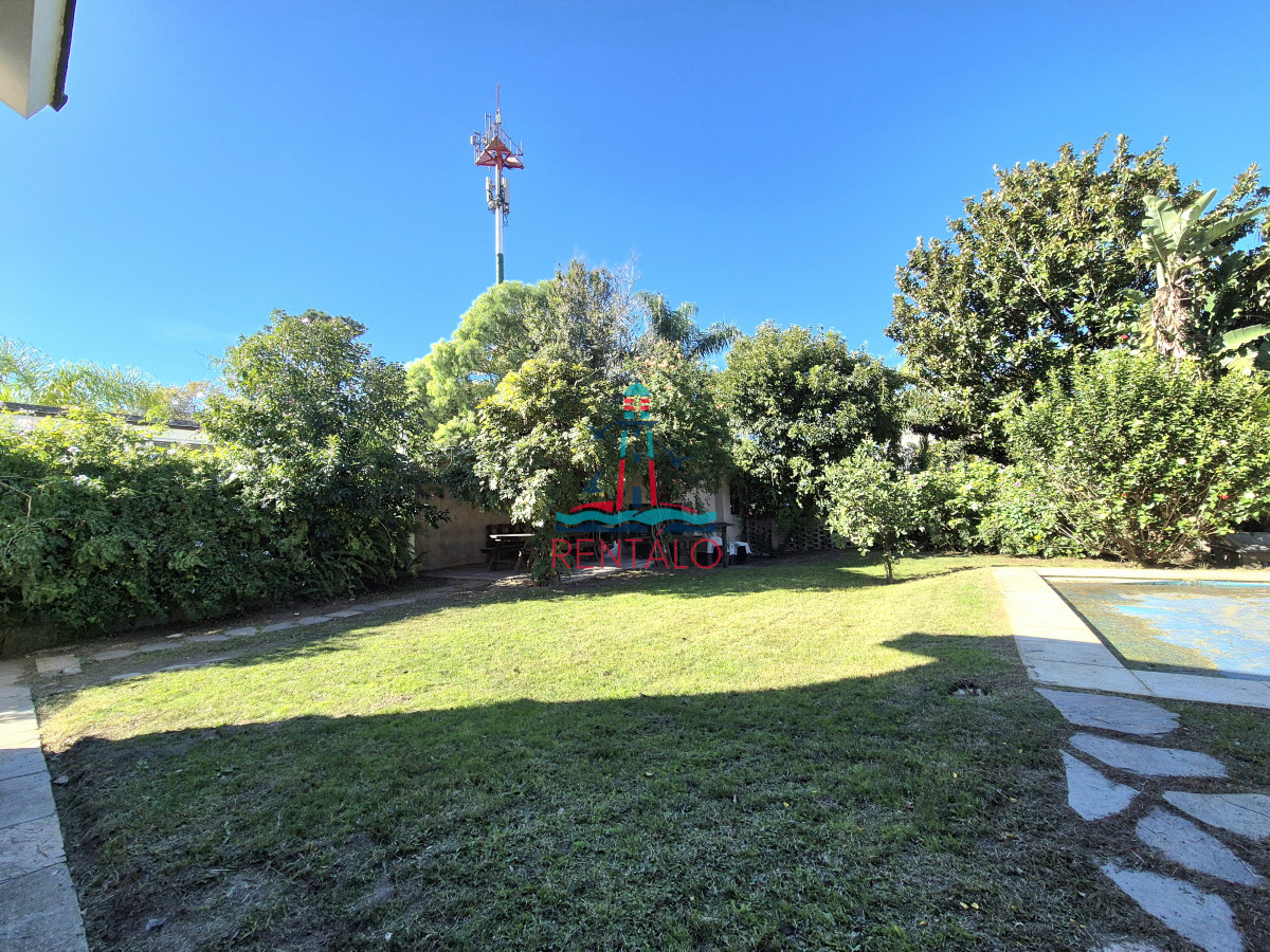 Casa ID.235 - Casa en venta en Punta del Este, 4 dormitorios 
