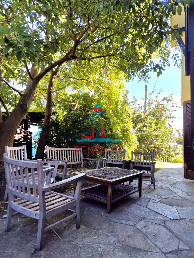 Casa ID.235 - Casa en venta en Punta del Este, 4 dormitorios 