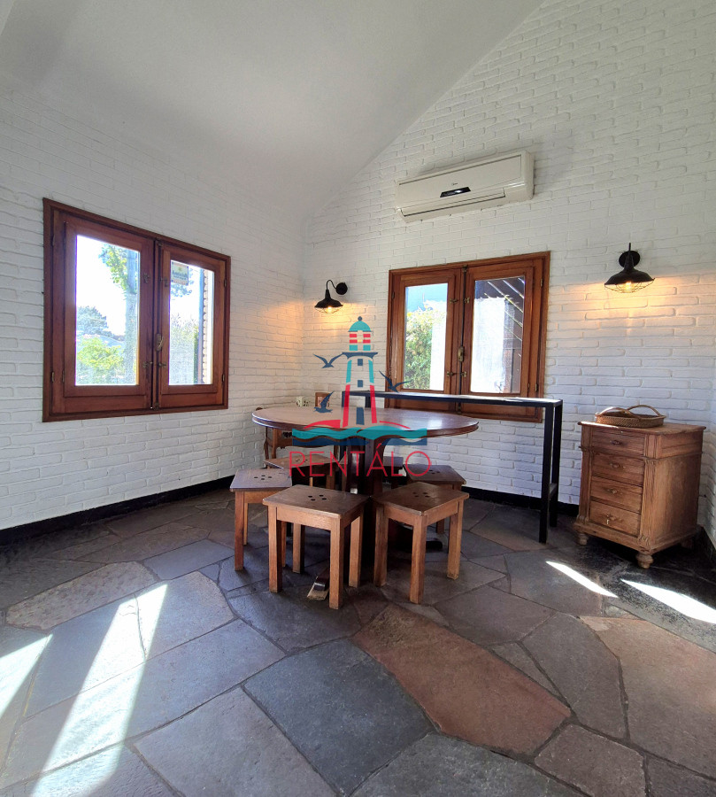 Casa ID.235 - Casa en venta en Punta del Este, 4 dormitorios 