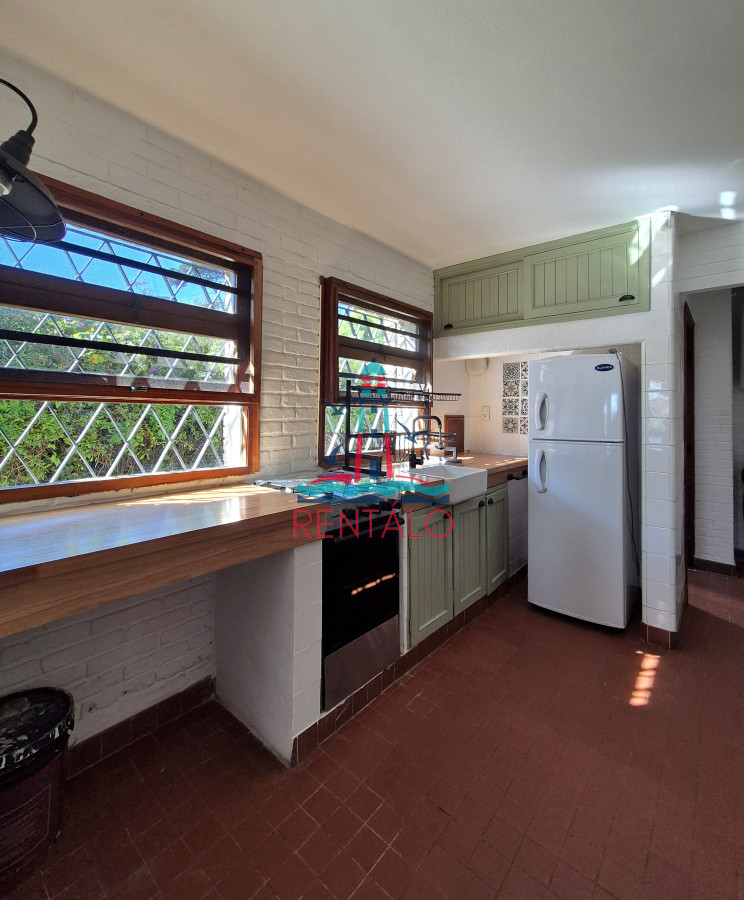 Casa ID.235 - Casa en venta en Punta del Este, 4 dormitorios 